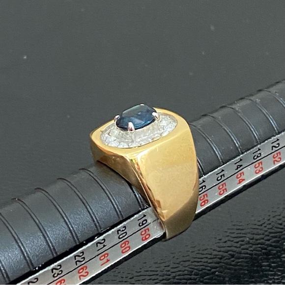 Vintage Unsigned Gold-tone Blue Sapphire CZ Stones Unisex Ring Size 8 - Picture 10 of 14